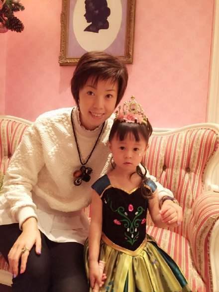 乒乓功勋张怡宁现状，39岁风韵犹存，与59岁丈夫生二胎，太幸福