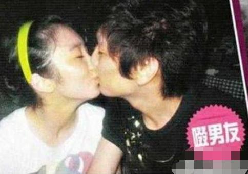 苗侨伟28岁女儿晒性感照，大方秀好身材，曾因玩太疯被老爸臭骂？