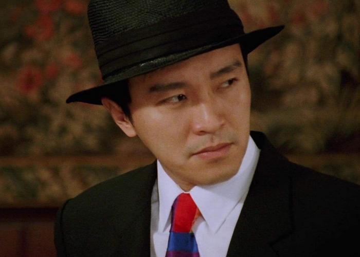 周星驰现身华表奖，颁奖后扭头就走，一旁的冯小刚尴尬了