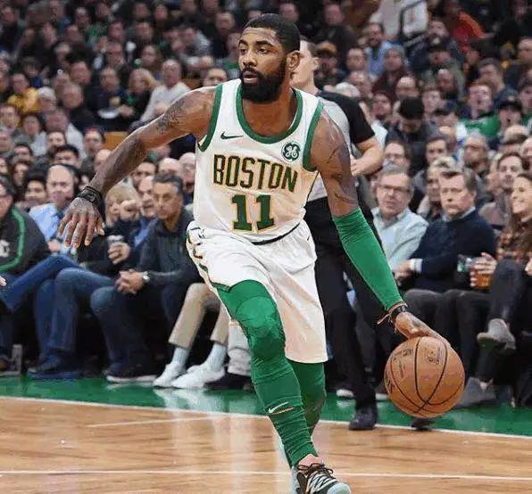 欧文逆天绝杀！蔡徐坤携科比一起教欧文打球！