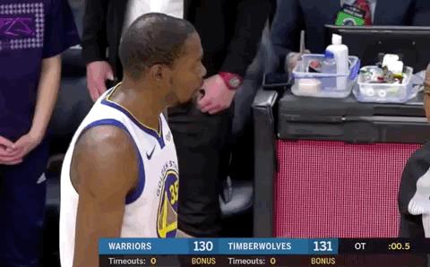 皮了！库里没哨子网友来帮忙，但这护具必定进攻犯规，还隔扣不了