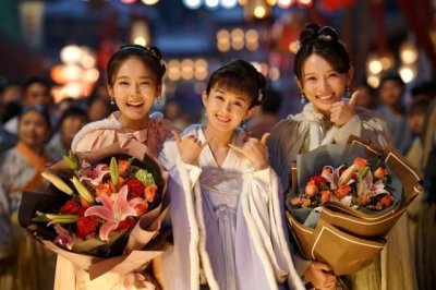 ​知否剧组登快本，满屏都是长腿，大娘子造型惊艳，墨兰锁骨太抢镜