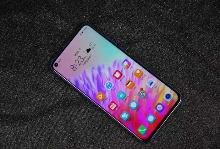 现风靡全球的打孔屏手机以成为主潮，但他才是打孔屏的鼻祖！