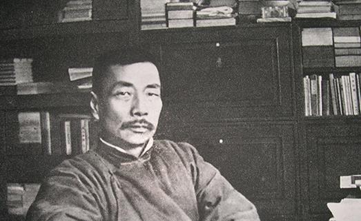 鲁迅生前1句话让郭沫若哑口无言,死后却被自己的学生骂“小人”