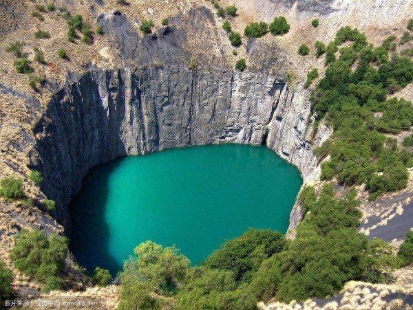 世界上4大最著名的钻石矿坑，第一生产超3吨钻石，第二价值千亿元