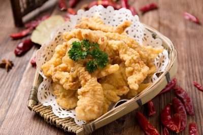 ​炸酥肉，到底是用面粉还是淀粉？大厨：都不对，教你正确做法