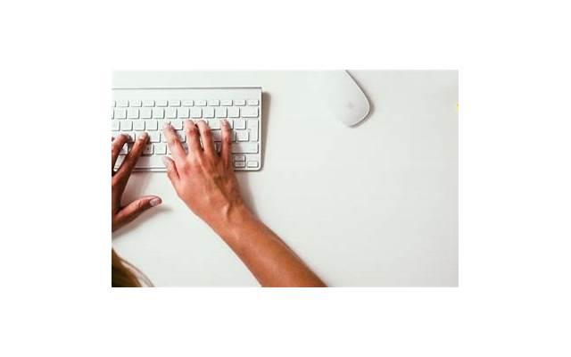 女友说异地恋太累了不想坚持了怎么办