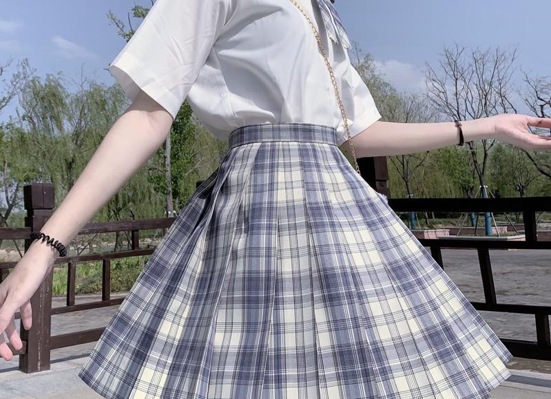 主动找女生聊天的开头应该说什么？才能和她聊下去(主动找女生聊天第一句说啥)