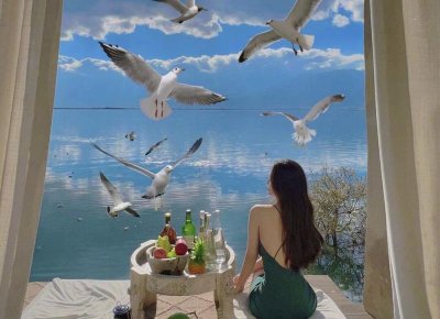 ​一个男的经常怼你损你逗你