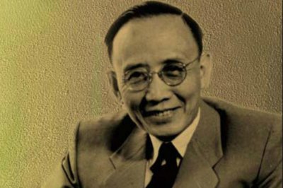 ​《炉中煤》：郭沫若，爱国诗人，情愿当一块燃烧的黑煤