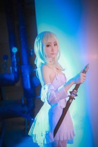 ​枪神纪 刀锋婚纱 白色恋人-凌cos正片