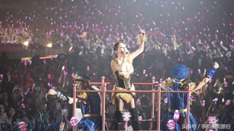 日本天后滨崎步自爆双耳失聪，只因歌手梦一直在坚持