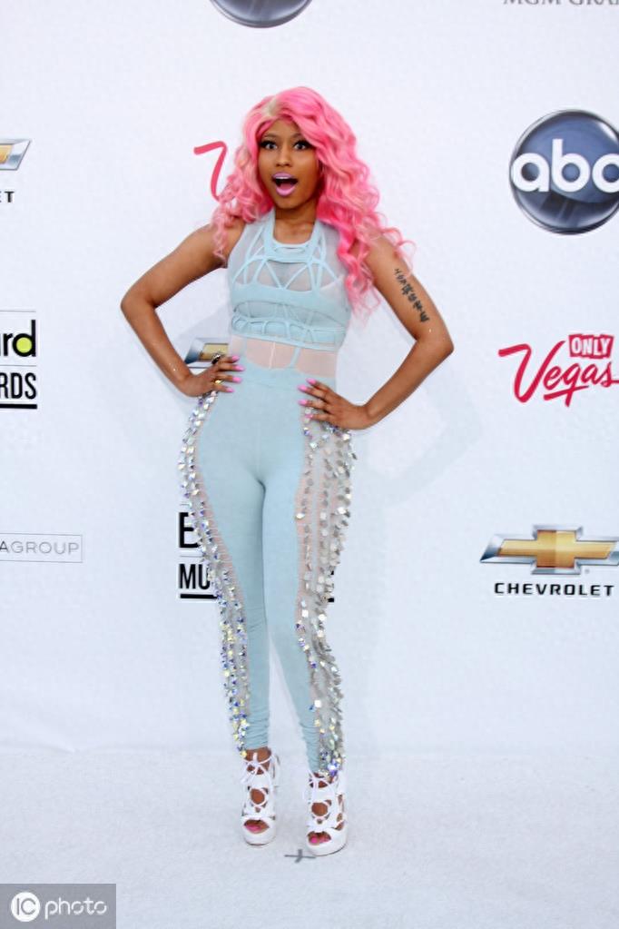 “鸡你太美”全球最红的嘻哈女歌手麻辣鸡