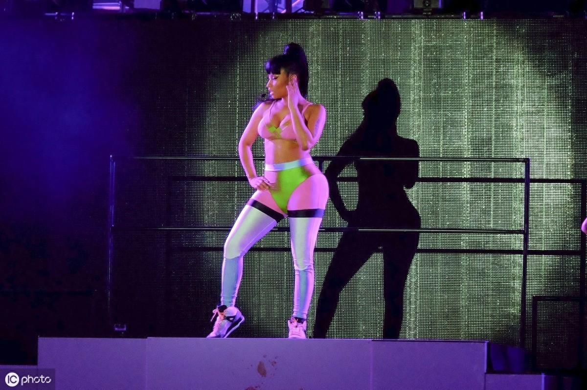 “鸡你太美”全球最红的嘻哈女歌手麻辣鸡