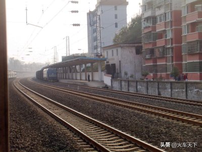 ​原名高顶山的华蓥火车站，如今却没有客车停靠办客