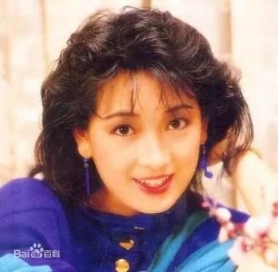 ​龚慈恩演绎了最经典的《雪山飞狐》，女儿更是美得像嫩版吴佩慈