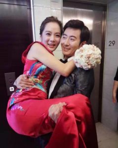 ​男明星成功征服洋妞做老婆，谁过得最美，谁过得最悲？