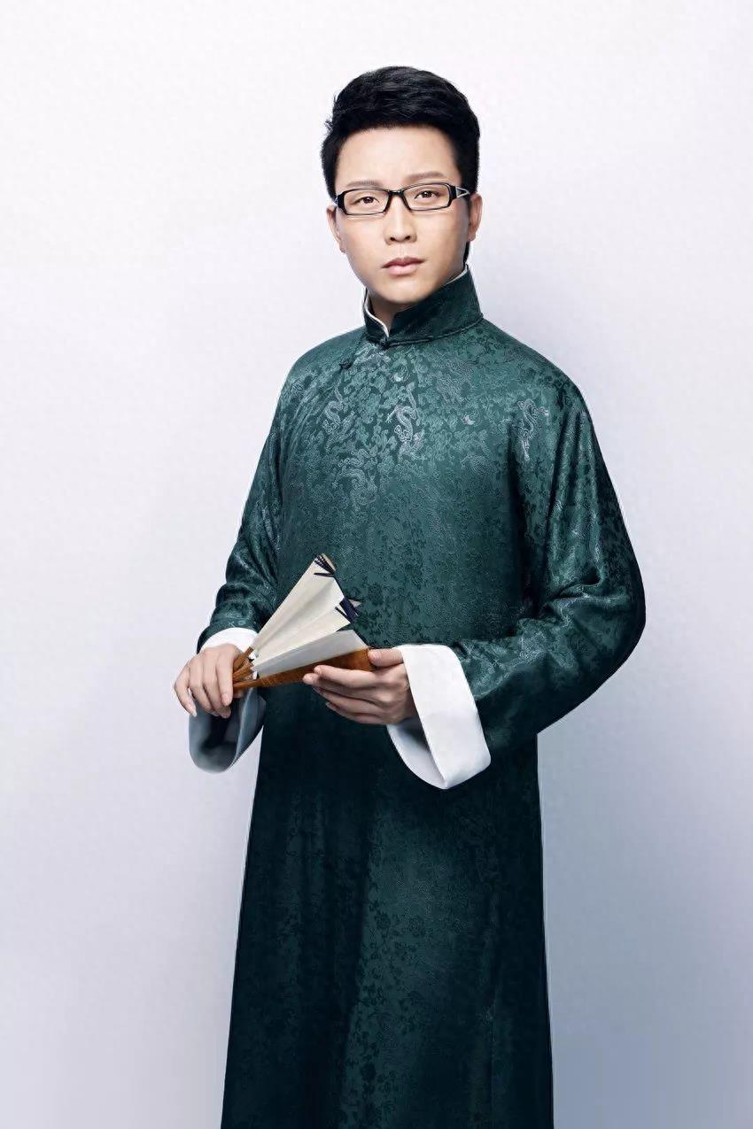 李玉刚《新贵妃醉酒》无缘春晚，网友直呼春晚水分越来越大