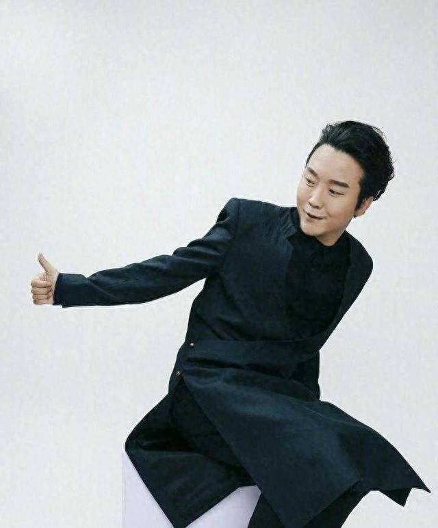 李玉刚《新贵妃醉酒》无缘春晚，网友直呼春晚水分越来越大