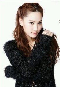 ​TVB力捧花旦透视睡衣诱惑登场！《黑色月光》上演性感瞬间，丰满上围长腿抢镜