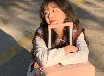 ​老婆出轨坚决要离婚怎么办，该如何决定是否离婚？