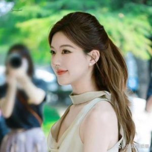 ​《许我耀眼》：揭示婚姻伪装与爱情试探的真实故事