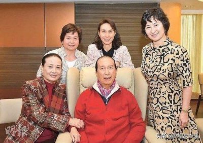 ​李嘉诚最铁的“女性朋友”，跟他20年未得名分，或将继承大笔财产