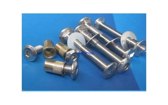 女朋友想绿你的表现 她不会随便绿你男生要反省了