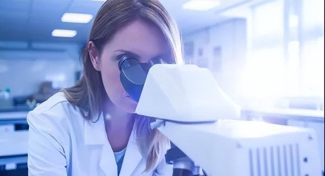 澳媒公布恐怖照片! 警告上厕所千万别碰这个， 狂喷致命病毒