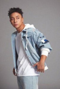 ​年度动作大片：谢苗后继有人，释小龙勇攀尺度高峰