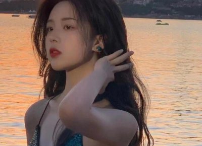 ​和女生聊天越聊越淡，该怎么办？