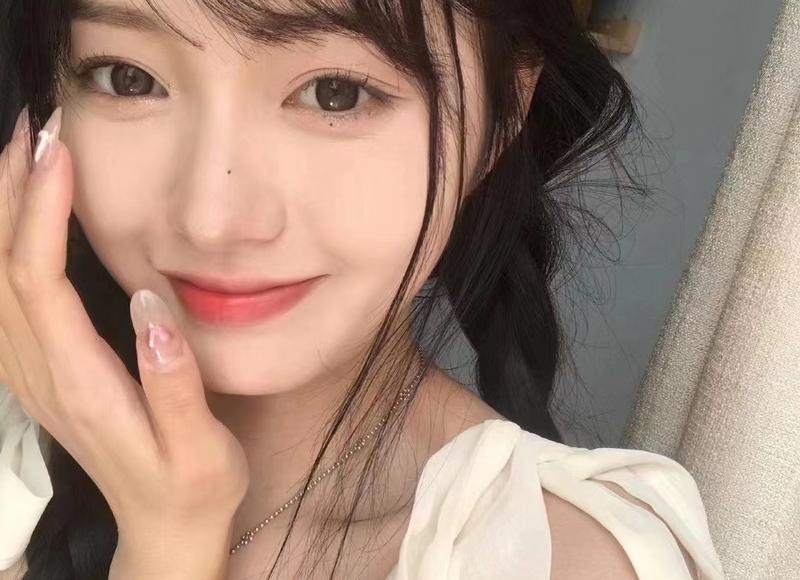 喜欢你的人会主动联系你吗？女生再喜欢也不主动