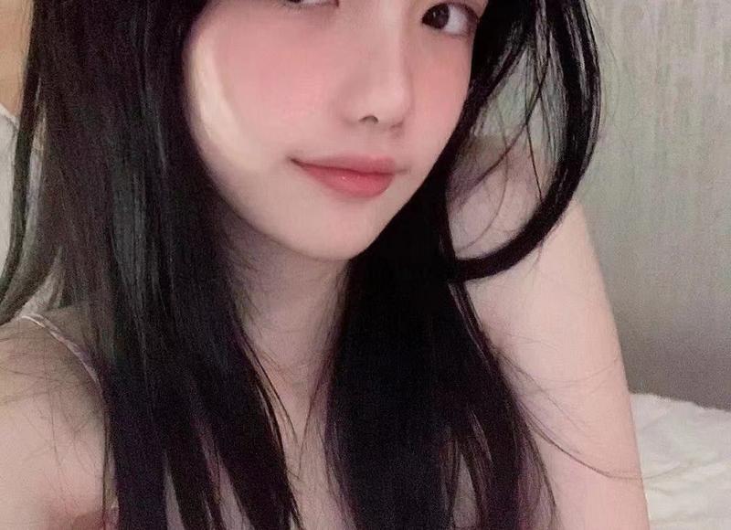 女生暗示买东西给她什么意思？要不要拒绝
