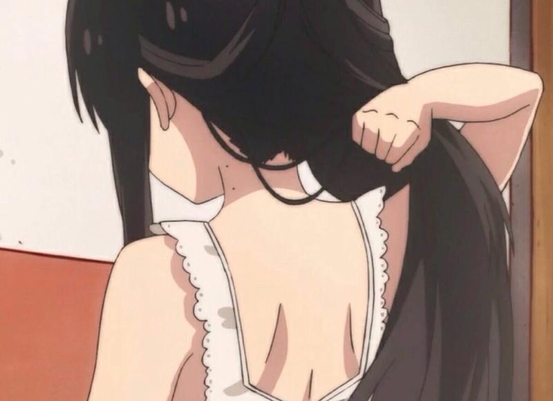 女生之间挽着胳膊正常吗