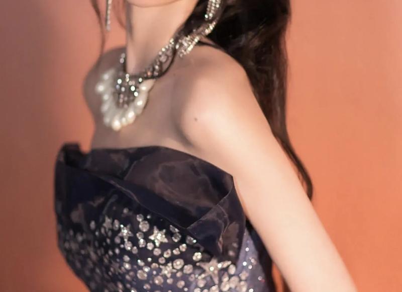 和女生聊天的话题，从不被女生拒绝的话题技巧是什么