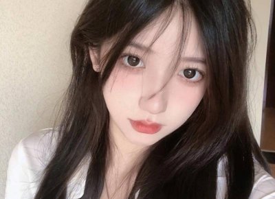 ​让她喜欢你 和女生聊什么能让她感兴趣