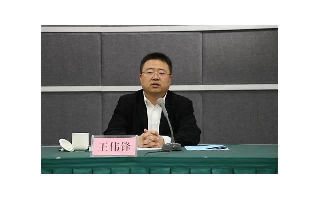 新人结婚遭朋友拦车袭胸要红包（新人结婚红包背面上写什么）