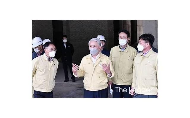 脸上严重缺水怎么补救（脸极度缺水怎么补救）