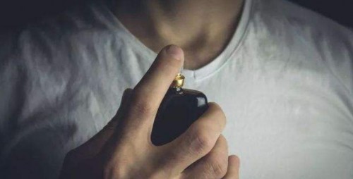十大公认最好闻的香水男士(10款好闻不贵的男士香水)插图5