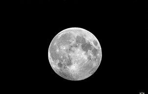 超级月亮是什么意思,实拍超级月亮破云而出瞬间 新闻图3