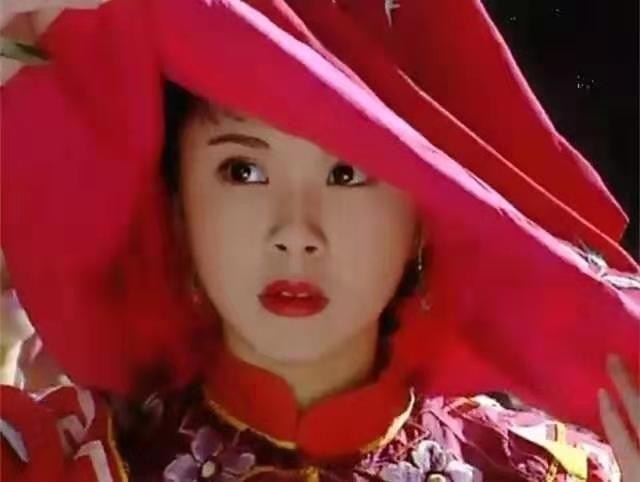 童年女杨若兮神复出，大变样撞脸沈梦辰，38岁演第一美人遭吐槽