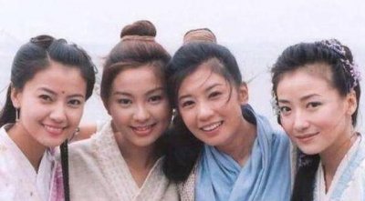 ​周芷若刺了张无忌一剑，她到底爱不爱张无忌？金庸书中早已点明