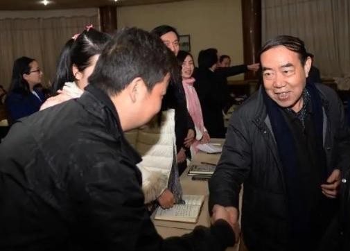 十大中国现代十大作家排行榜（中国现代最厉害的作家介绍）  1