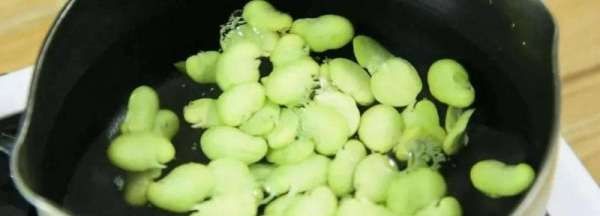 新鲜豌豆上有黑点能吃,新鲜豌豆上有黑点能吃吗图2