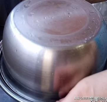 花甲怎么吐沙效果最快（花甲这样吐沙又快又干净）(4)