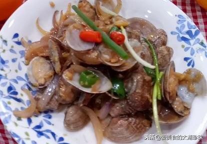 花甲怎么吐沙效果最快（花甲这样吐沙又快又干净）(1)