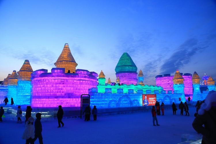 第六天：太阳岛、水晶宫景区、中华冰雪大世界、松花江、中央大街等景点