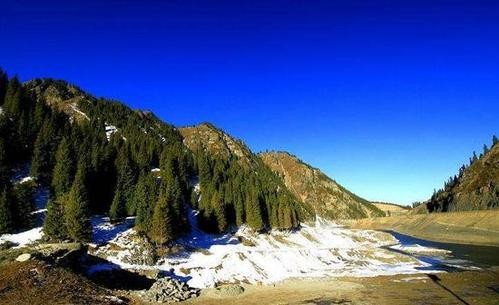 一、乌鲁木齐—天山大峡谷