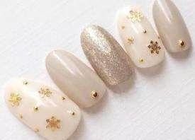 星月美甲长什么样？最近ins上超火的星月美甲图片大全 很适合春天