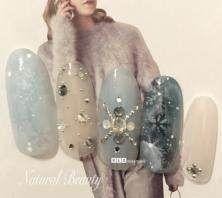 星月美甲长什么样？最近ins上超火的星月美甲图片大全 很适合春天